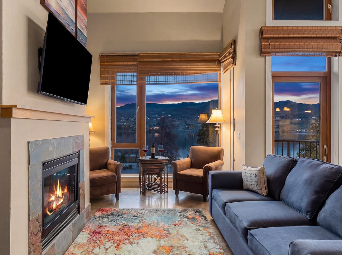 Lake Chelan Views | Top Floor Condo, Pool/Hot Tub – Top-floor lakeview condo • 2BR • 3 Beds • Sleeps 6