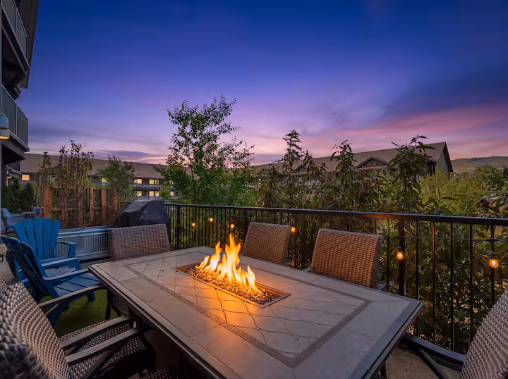Ground floor | Pool/Hot Tub + Patio + Bunk Bed – Ground-floor Lake Chelan condo • Pool/Hot Tub • Bunk Bed